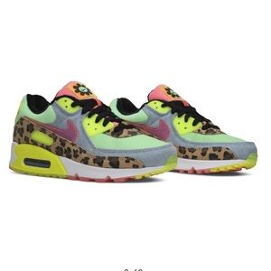 Nike Women’s Air Max LX “Illusion Green”